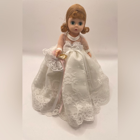 Madame Alexander Doll in White Lace Dress- bride - Picture 1 of 8